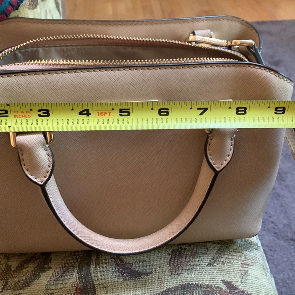 Michael Kors small bag/crossbody. - Picture 10 of 12